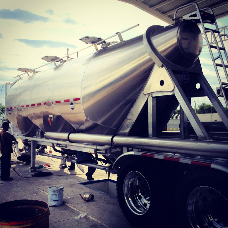 TYTAL DRY BULK TRAILER